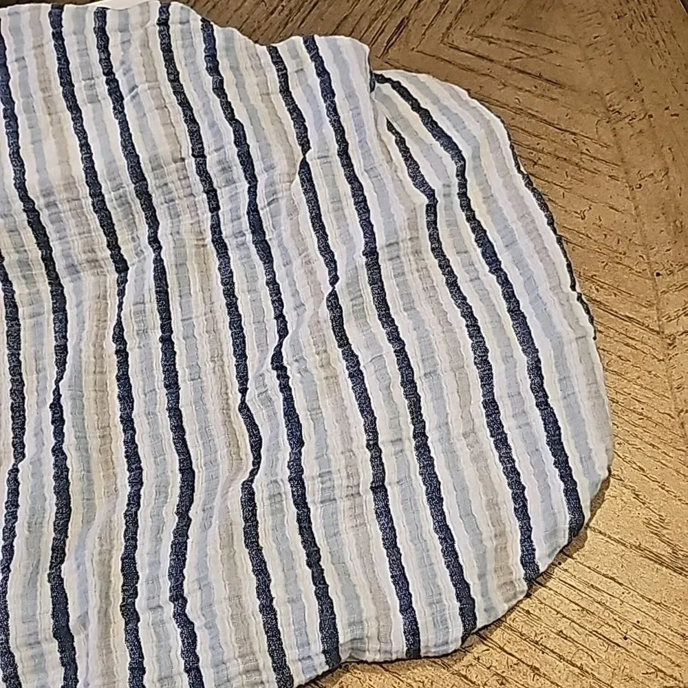Changing table cover blie stripe